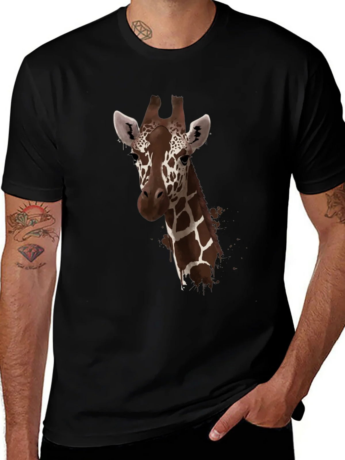 Giraffe Print Black T-Shirt - Stylish Animal Design product image 1